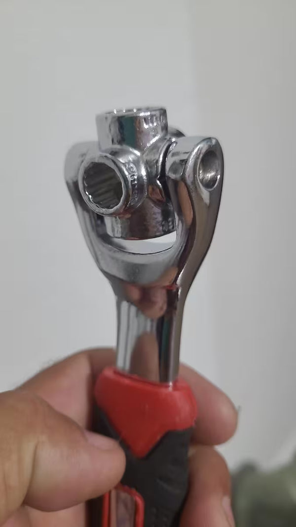 Camilo A. - 27